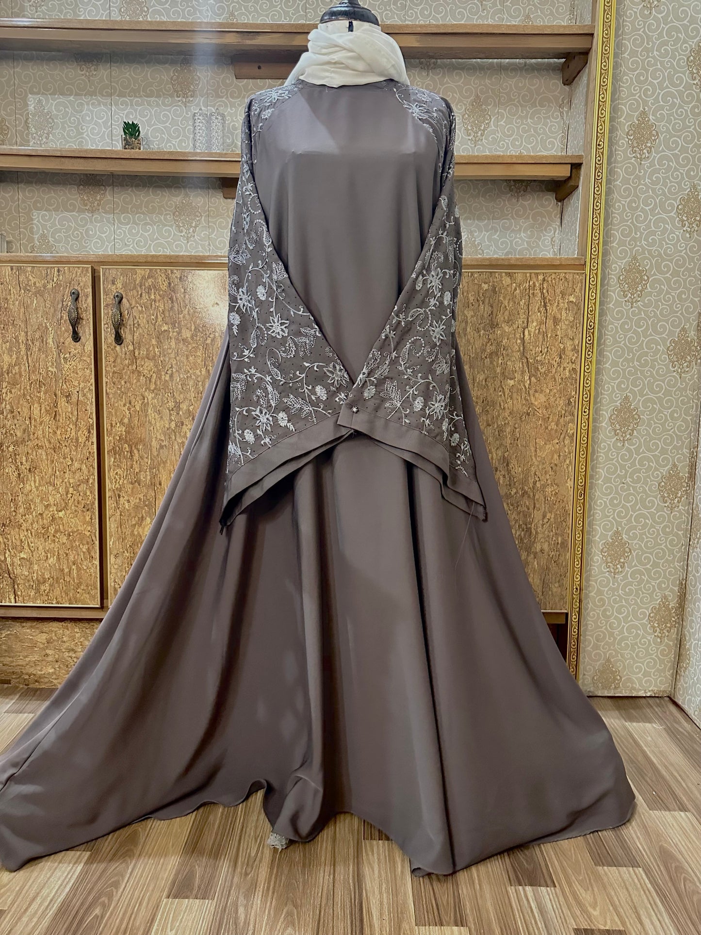 Full sleeves Embroidery abaya