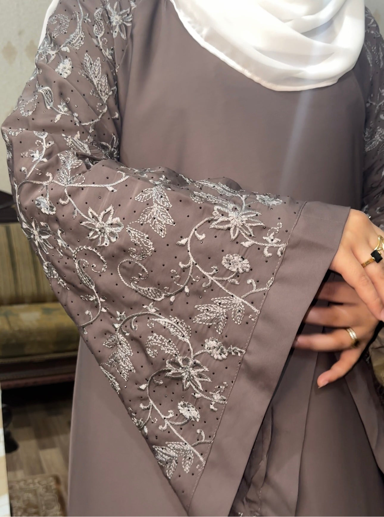 Full sleeves Embroidery abaya