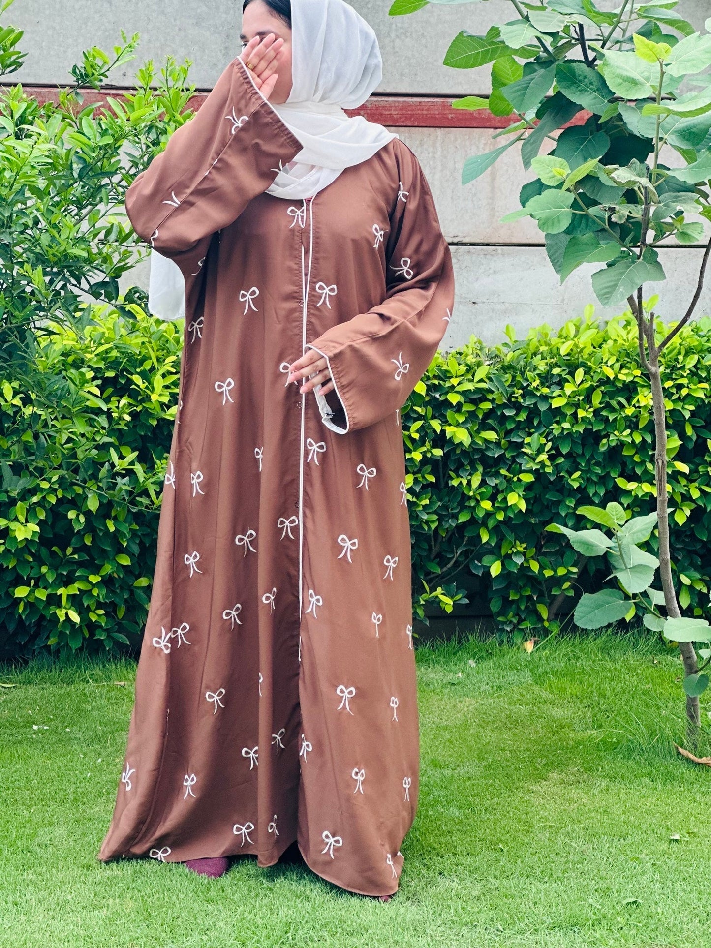 Brown bow Abaya